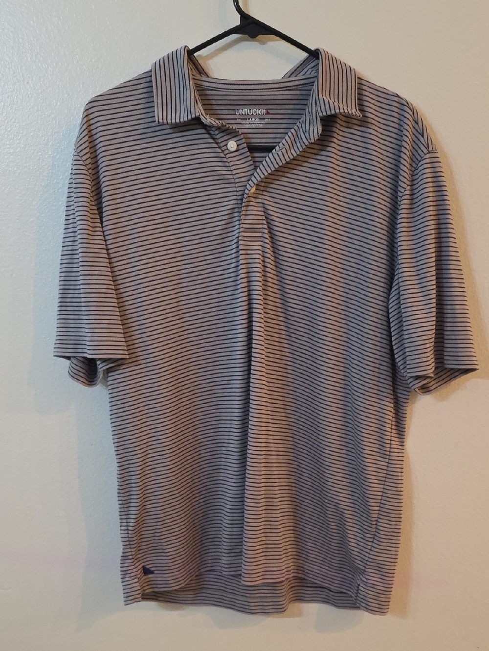 UNTUCKit Large Men's Short Sleeve Polo - Light Gray with Navy Stripes